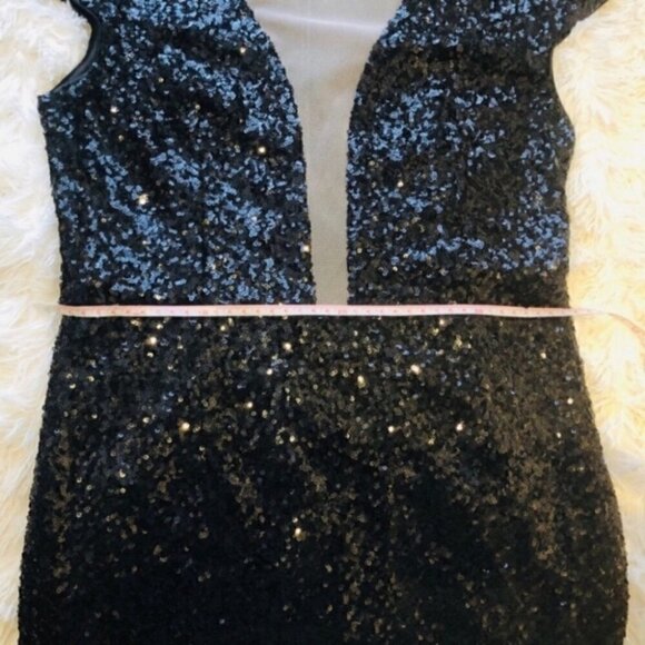 Aidan Mattox Sequin mini dress plunging illusion neck short dress Size 10 - Picture 9 of 16